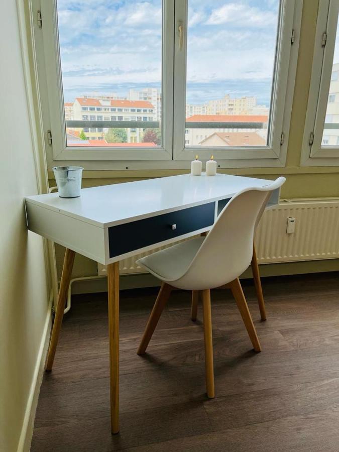 Espace 500 - Cosy, Wifi & Vue Sur La Ville Saint-Etienne  Luaran gambar